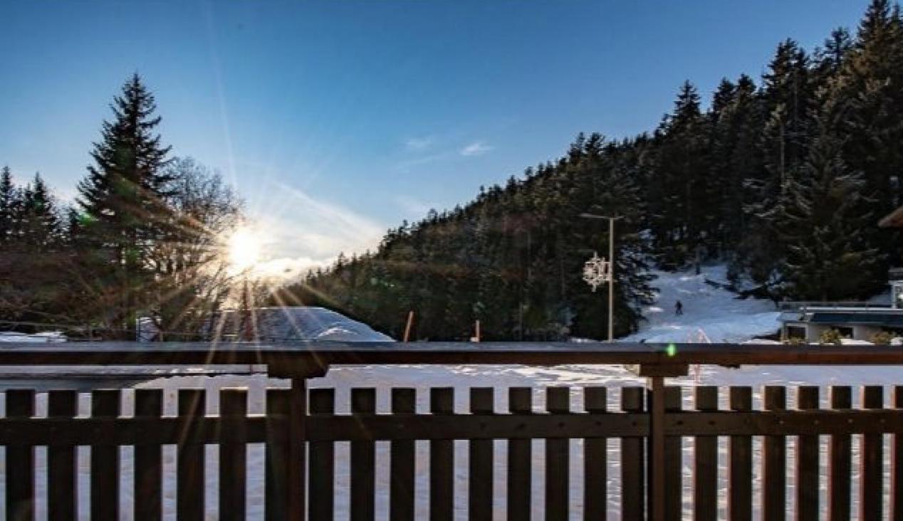 Bel appartement 3 pièces au pied des pistes de ski Crans-Montana Esterno foto