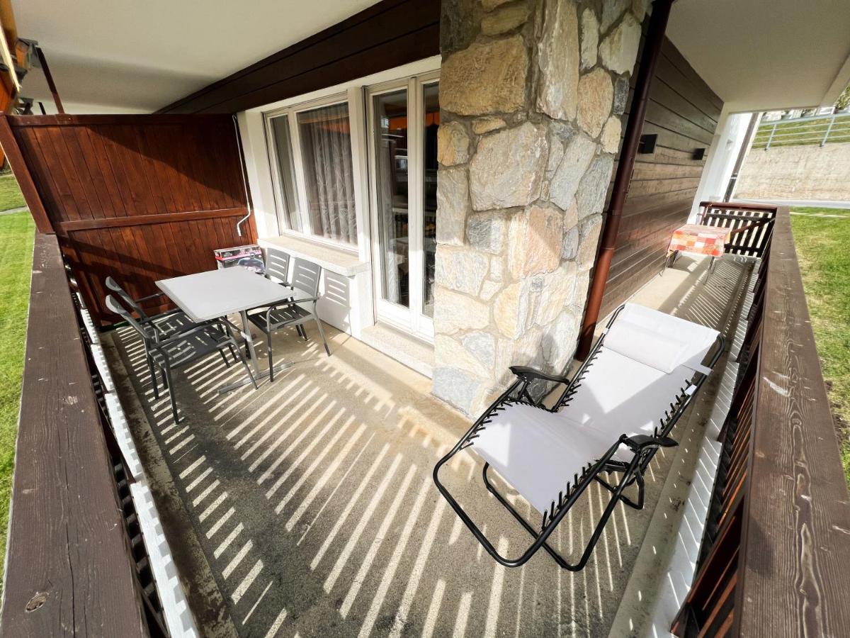 Bel appartement 3 pièces au pied des pistes de ski Crans-Montana Esterno foto