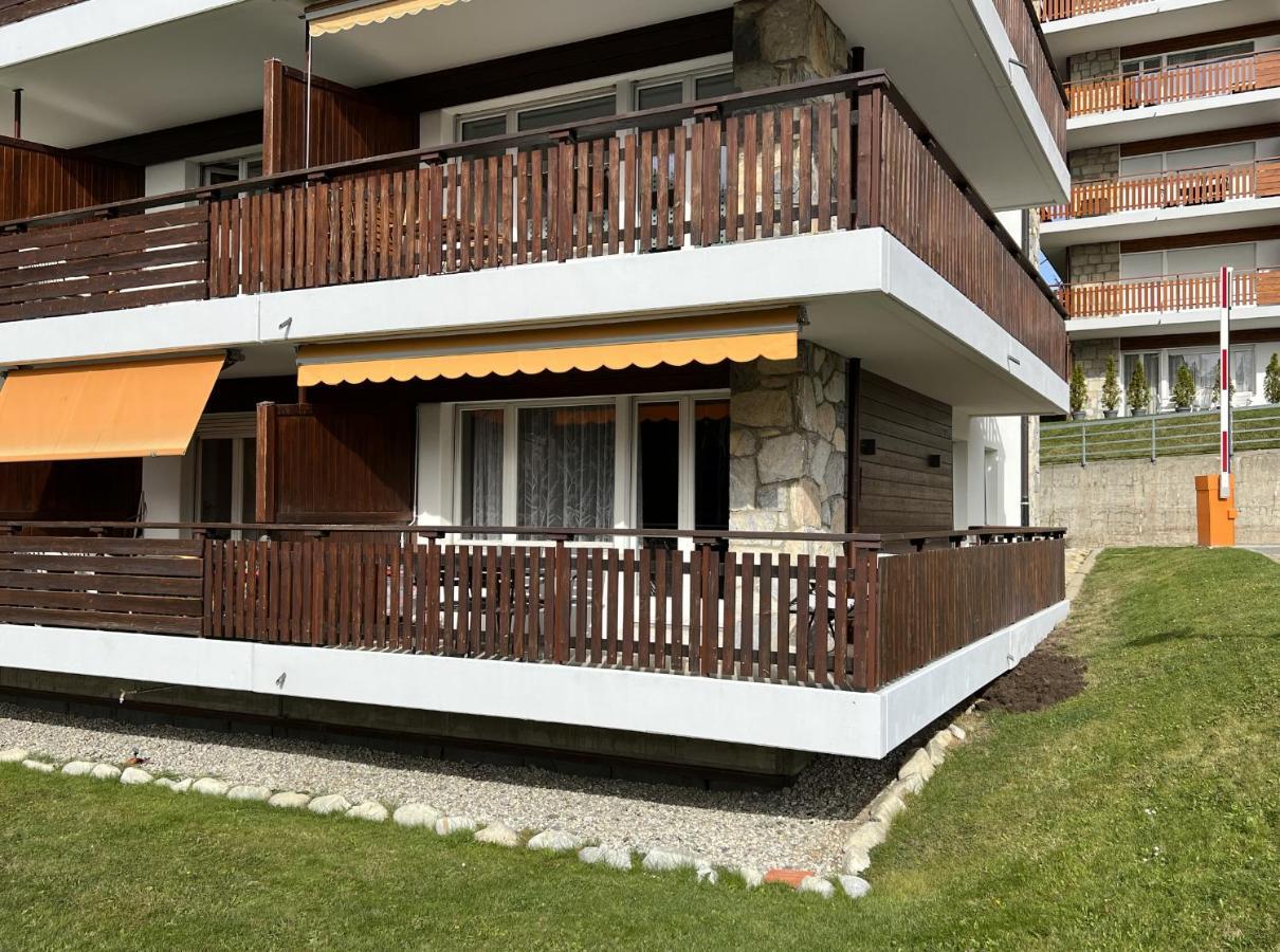 Bel appartement 3 pièces au pied des pistes de ski Crans-Montana Esterno foto